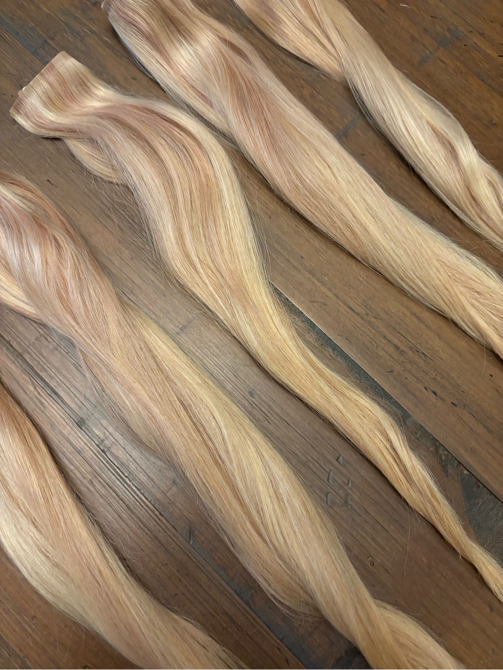 Bellami silk seam 140g butter blonde 16 inch extensions - Picture 5 of 12
